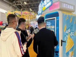 Il telecomando intelligente: la chiave per migliorare l'efficienza operativa dei distributori di gelato 